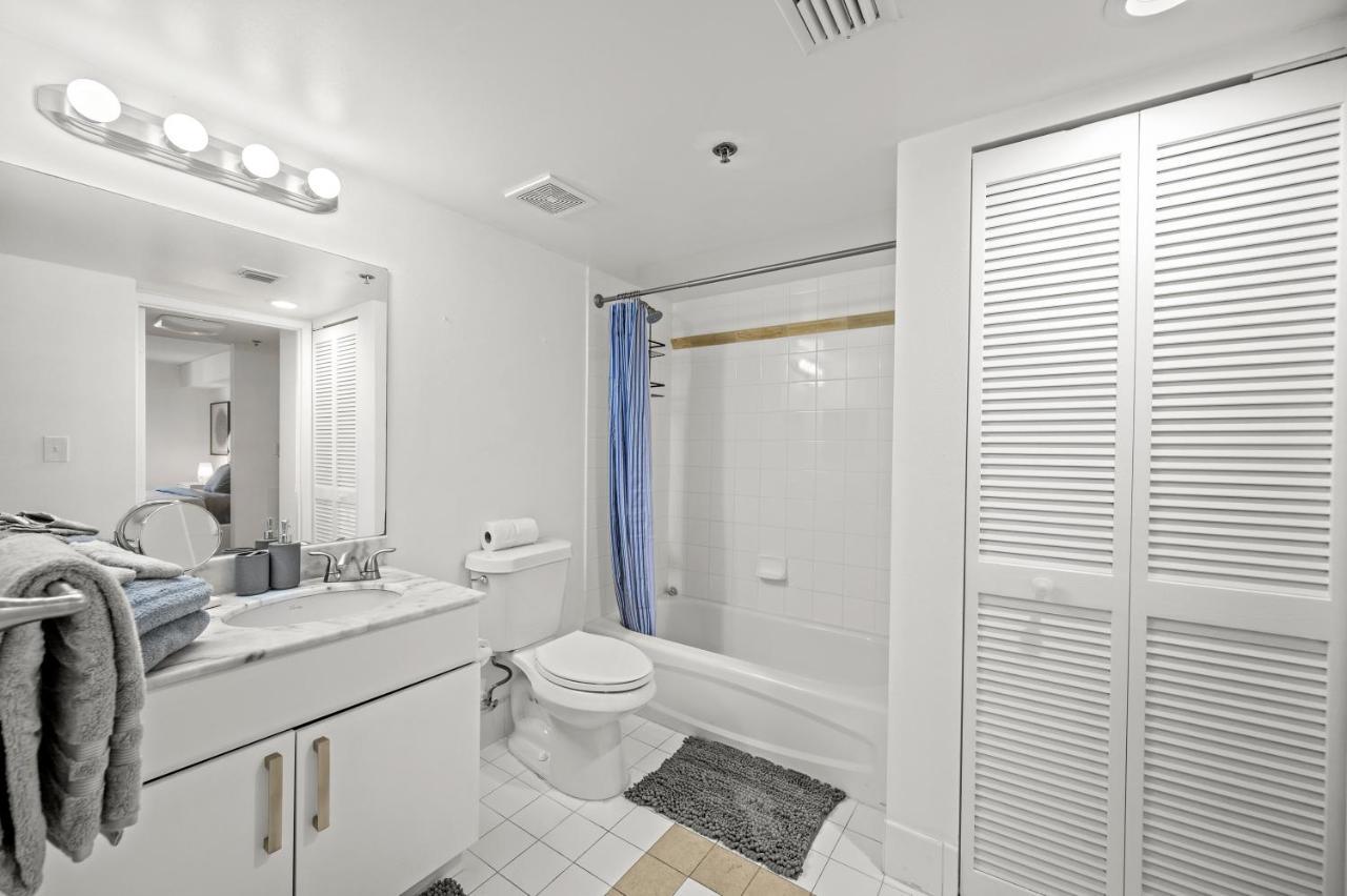 Amazing Condo With Free Parking In Brickell Miami Bagian luar foto