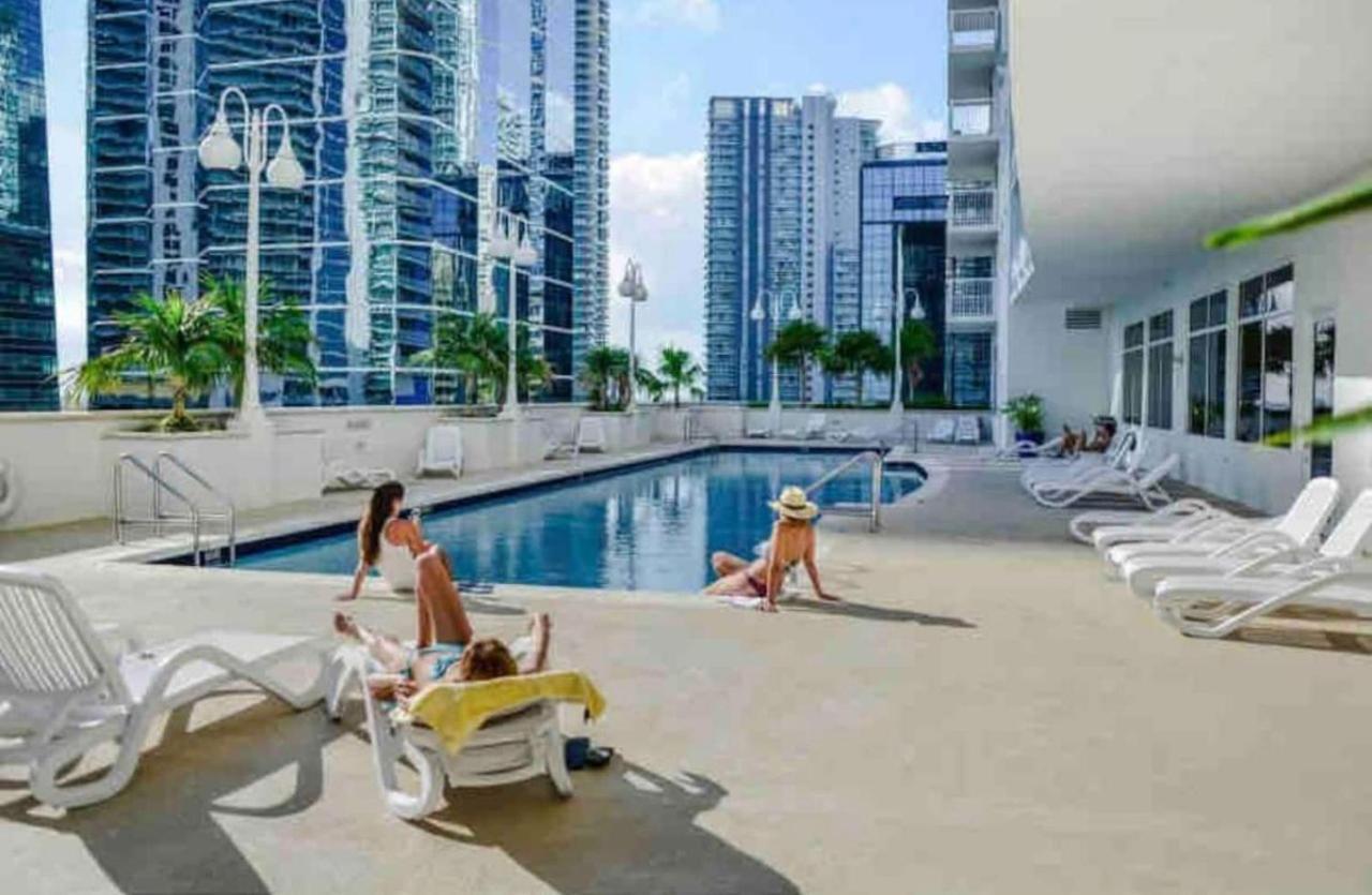 Amazing Condo With Free Parking In Brickell Miami Bagian luar foto