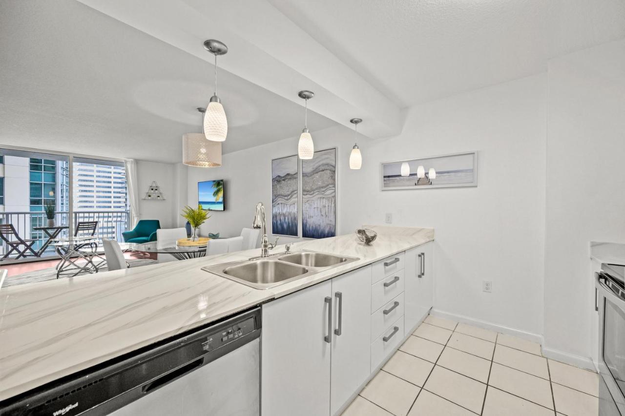 Amazing Condo With Free Parking In Brickell Miami Bagian luar foto